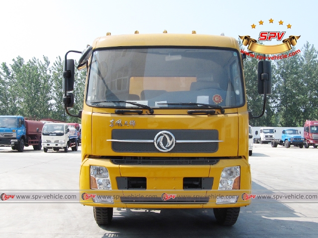 Front view of Combined Jet Vacuum Truck - Dongfeng
